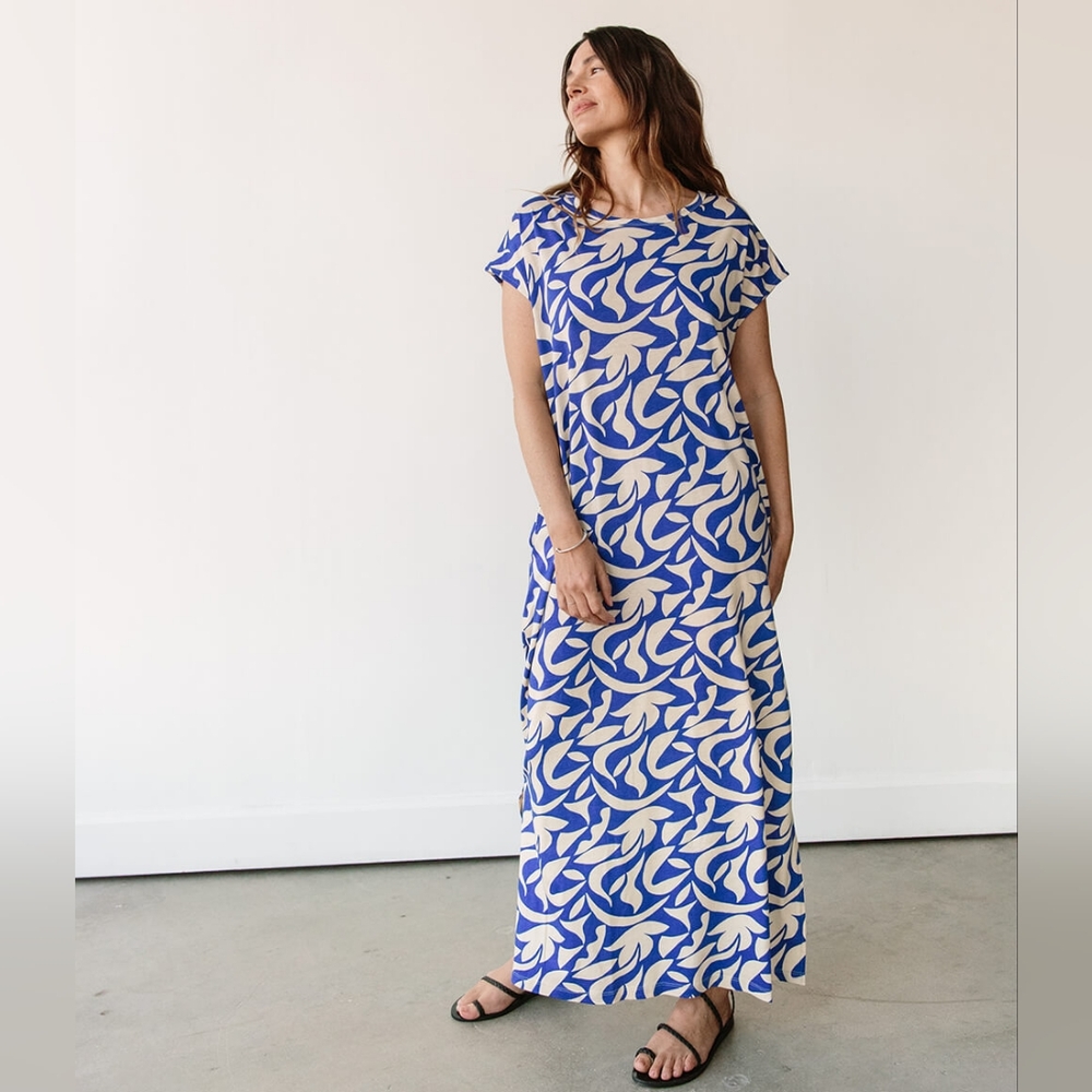 Storq Breeze Caftan in Curves Print